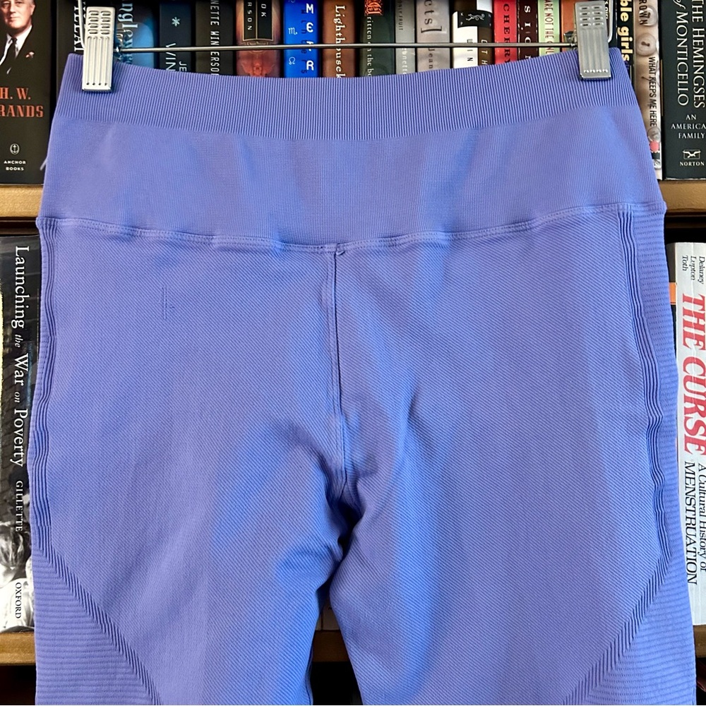 Peloton Purple Periwinkle Seamless Shapeshifter 7/8 Leggings size Large - Picture 6 of 7
